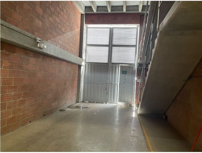 Bodega en arriendo en Zona Industrial No. 1, Itagüí, 480 m² · foto 9 de 12