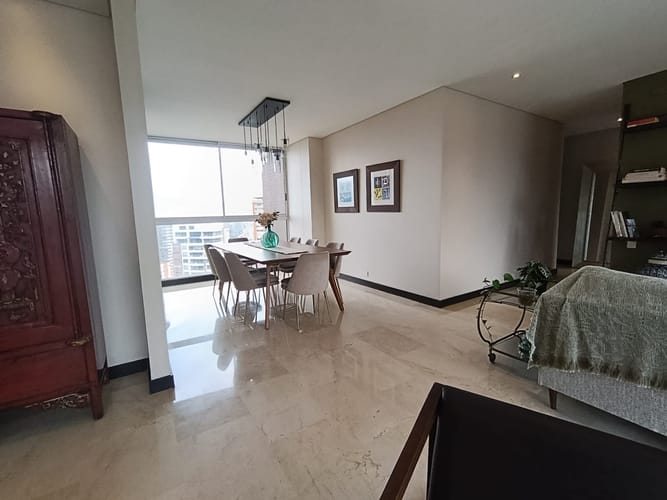 Apartamento de 3 alcobas en arriendo en Laureles, Medellín, 178 m² · foto 4 de 20