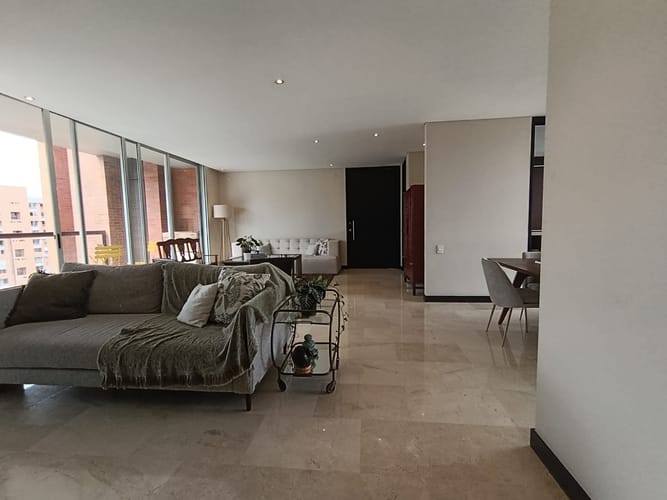 Apartamento de 3 alcobas en arriendo en Laureles, Medellín, 178 m² · foto 5 de 20