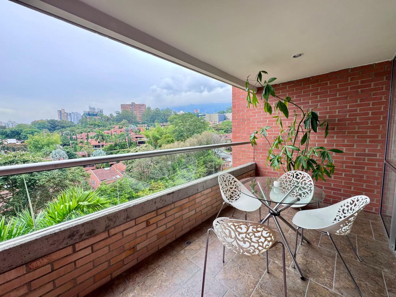 Apartamento en Arriendo en El Poblado, Envigado