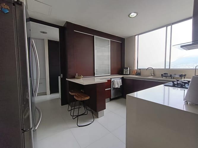 Apartamento de 3 alcobas en arriendo en Laureles, Medellín, 178 m² · foto 7 de 20