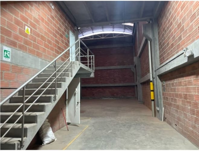 Bodega en arriendo en Zona Industrial No. 1, Itagüí, 480 m² · foto 12 de 12