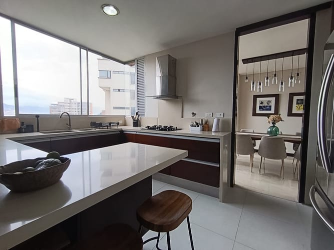 Apartamento de 3 alcobas en arriendo en Laureles, Medellín, 178 m² · foto 9 de 20