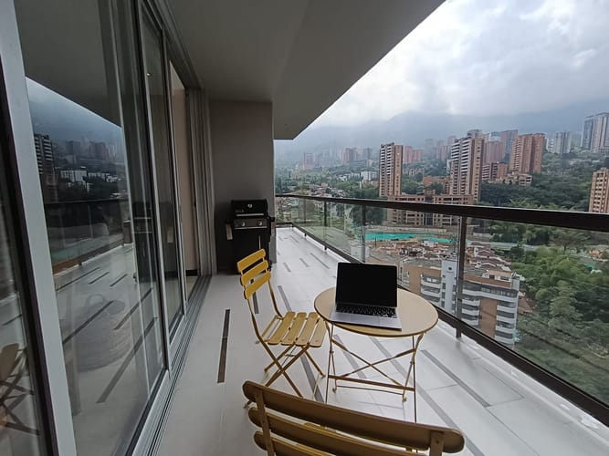 Apartamento de 3 alcobas en arriendo en Laureles, Medellín, 178 m² · foto 20 de 20