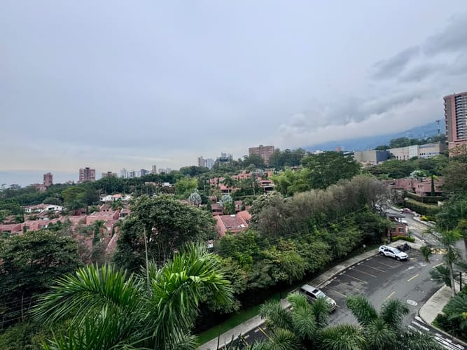 Apartamento de 3 alcobas en arriendo en El Poblado, Envigado, 120 m² · foto 16 de 17