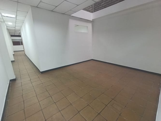 Local en arriendo en Manchester, Bello, 240 m² · foto 10 de 20