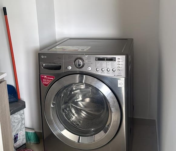 Apartamento de 3 alcobas en arriendo en Las Lomitas, Sabaneta, 77 m² · foto 2 de 11