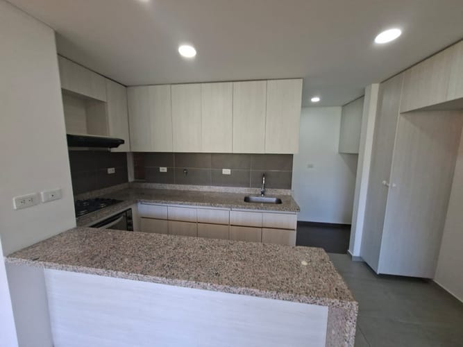Apartamento de 3 alcobas en arriendo en Monteazul, Sabaneta, 90 m² · foto 3 de 20