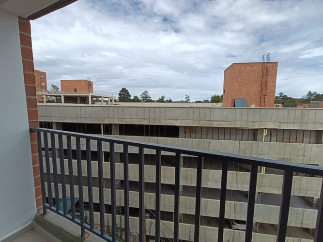 Apartamento de 2 alcobas en arriendo en Los Colegios, Rionegro, 58 m² · foto 2 de 10