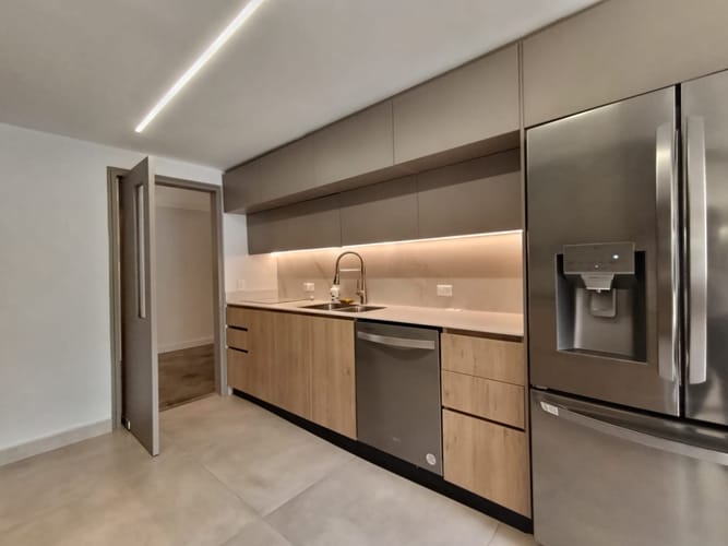 Apartamento de 5 alcobas en arriendo en El Poblado, Medellín, 240 m² · foto 5 de 20