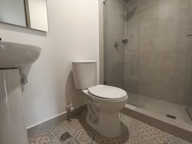 Apartamento de 5 alcobas en arriendo en El Poblado, Medellín, 240 m² · foto 9 de 20