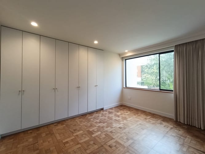 Apartamento de 5 alcobas en arriendo en El Poblado, Medellín, 240 m² · foto 13 de 20