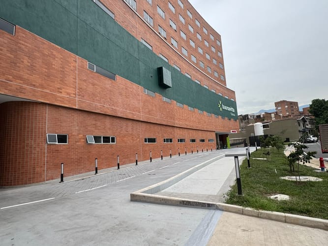 Local en arriendo en Laureles, Medellín, 23 m² · foto 6 de 9