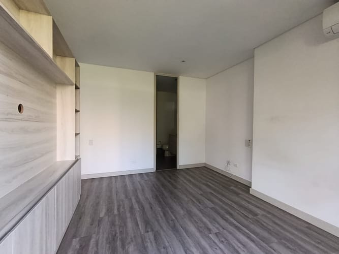 Apartaestudio en arriendo en El Poblado, Medellín, 52 m² · foto 2 de 13