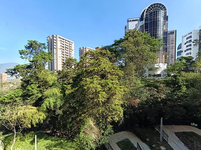 Apartaestudio en arriendo en El Poblado, Medellín, 52 m² · foto 4 de 13