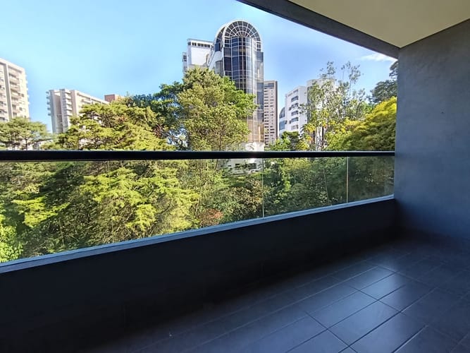 Apartaestudio en arriendo en El Poblado, Medellín, 52 m² · foto 5 de 13