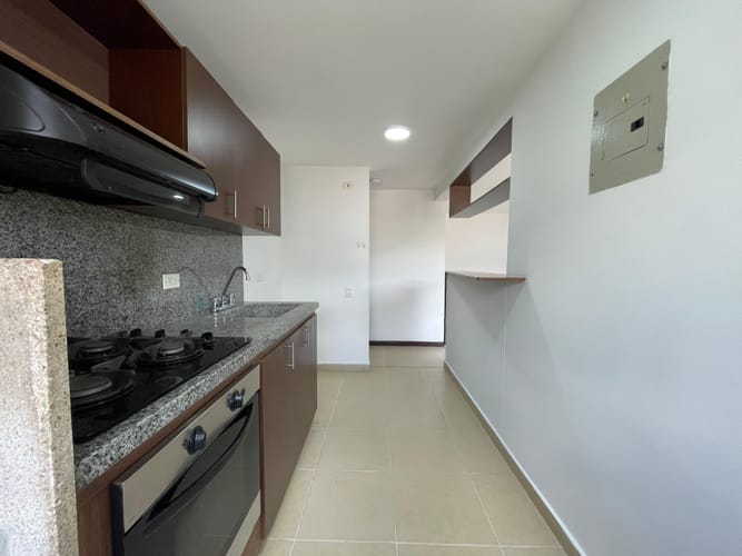 Apartamento de 3 alcobas en arriendo en Belén, Medellín, 72 m² · foto 3 de 15