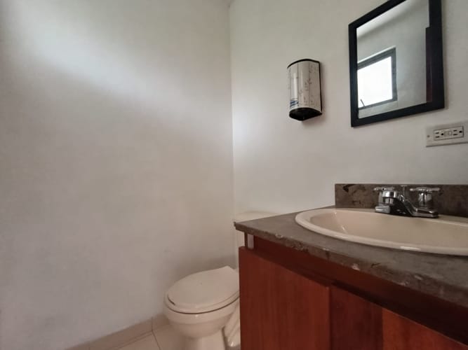 Oficina en arriendo en El Poblado, Medellín, 54 m² · foto 14 de 17