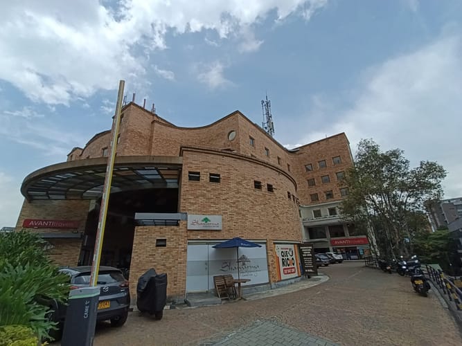 Oficina en arriendo en El Poblado, Medellín, 45 m² · foto 3 de 13
