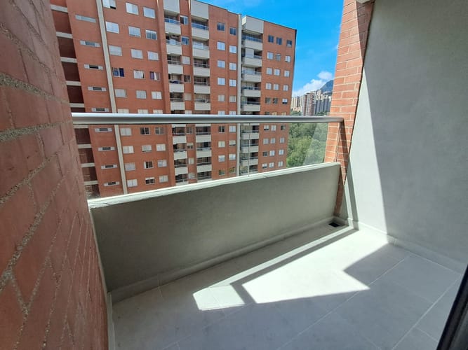 Apartamento de 3 alcobas en arriendo en Fabricato, Bello, 72 m² · foto 5 de 16