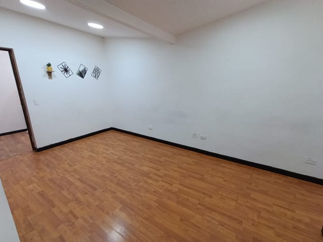 Oficina en arriendo en Belén, Medellín, 30 m² · foto 2 de 8