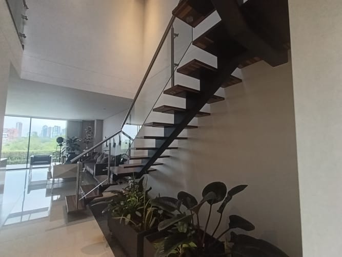 Casa de 3 alcobas en arriendo en Cumbres, Envigado, 240 m² · foto 3 de 20