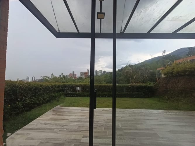 Casa de 3 alcobas en arriendo en Cumbres, Envigado, 240 m² · foto 9 de 20