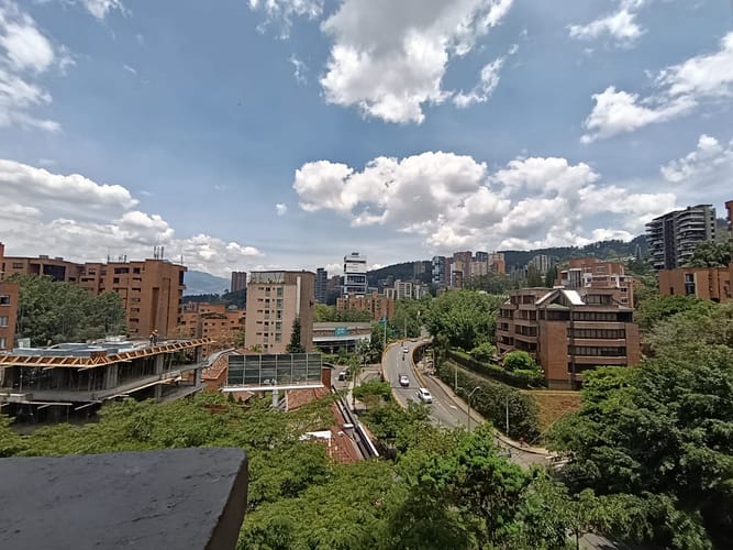 Oficina en arriendo en El Poblado, Medellín, 67 m² · foto 3 de 14