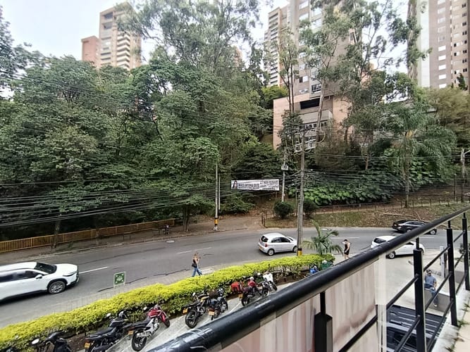 Oficina en arriendo en El Poblado, Medellín, 67 m² · foto 11 de 14