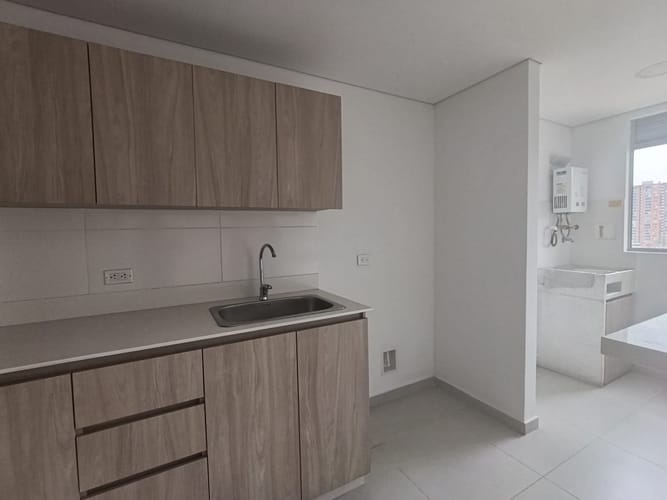 Apartamento de 3 alcobas en arriendo en Las Lomitas, Sabaneta, 63 m² · foto 3 de 20