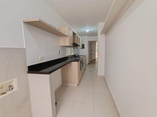 Apartamento de 4 alcobas en arriendo en Laureles, Medellín, 120 m² · foto 2 de 19