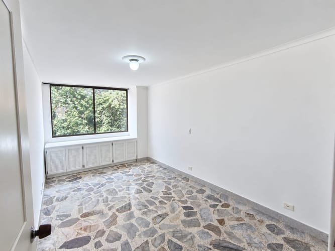 Apartamento de 4 alcobas en arriendo en Laureles, Medellín, 120 m² · foto 7 de 19