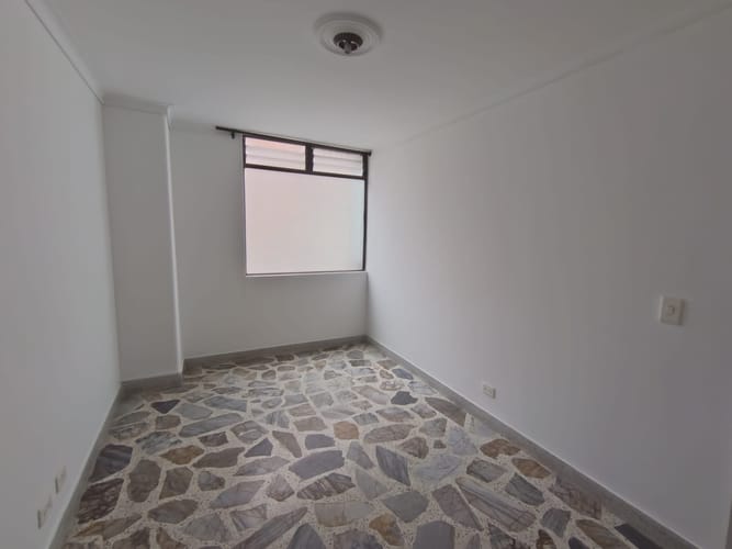 Apartamento de 4 alcobas en arriendo en Laureles, Medellín, 120 m² · foto 8 de 19