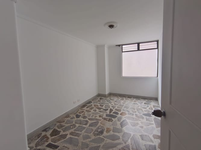 Apartamento de 4 alcobas en arriendo en Laureles, Medellín, 120 m² · foto 9 de 19