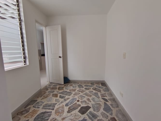 Apartamento de 4 alcobas en arriendo en Laureles, Medellín, 120 m² · foto 13 de 19
