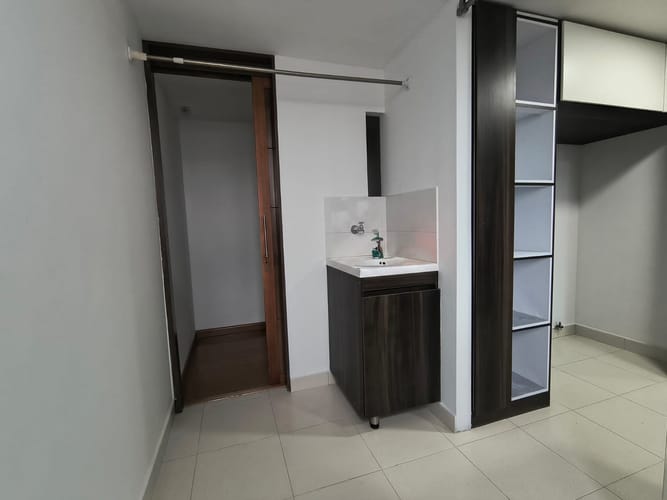 Apartamento de 4 alcobas en arriendo en El Poblado, Medellín, 125 m² · foto 8 de 17