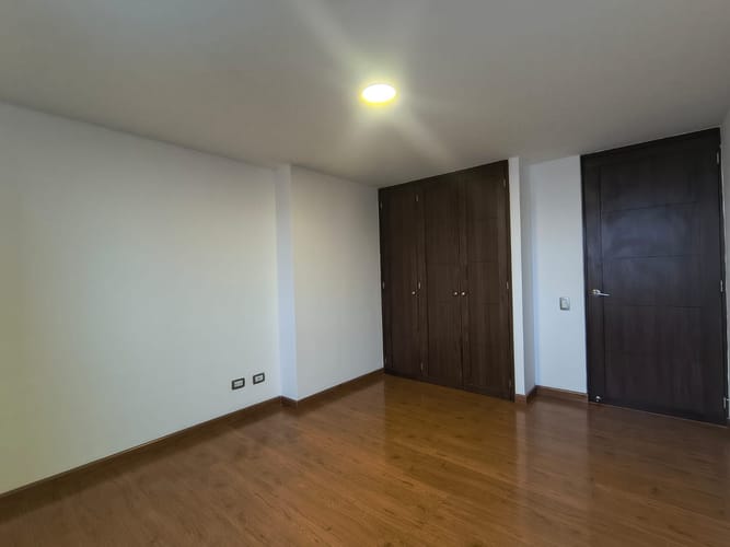 Apartamento de 4 alcobas en arriendo en El Poblado, Medellín, 125 m² · foto 11 de 17