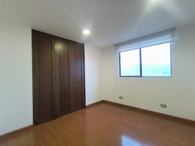 Apartamento de 4 alcobas en arriendo en El Poblado, Medellín, 125 m² · foto 14 de 17