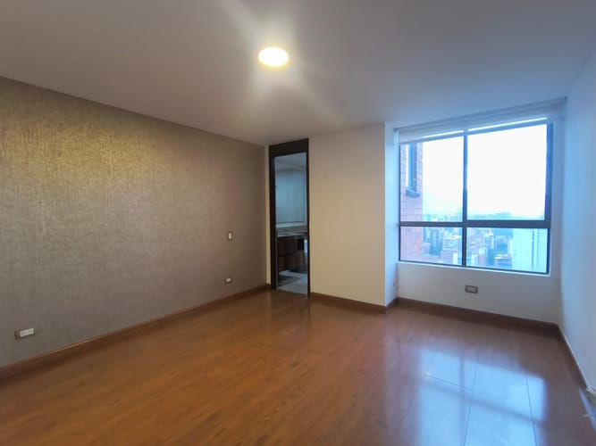 Apartamento de 4 alcobas en arriendo en El Poblado, Medellín, 125 m² · foto 15 de 17