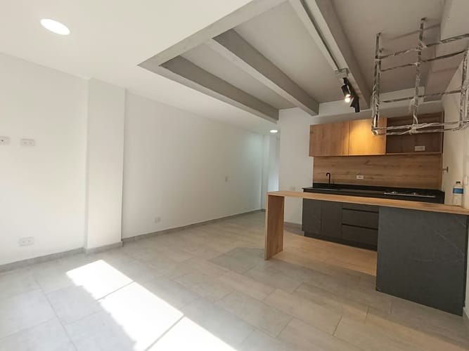 Apartamento de 2 alcobas en arriendo en Boston, Medellín, 65 m² · foto 3 de 14