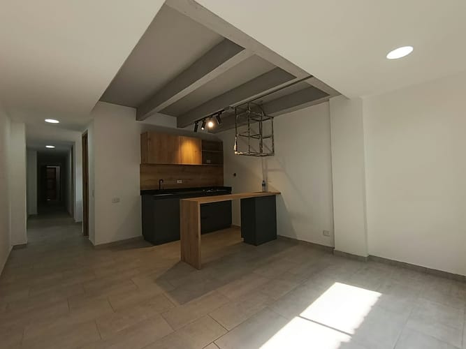 Apartamento de 2 alcobas en arriendo en Boston, Medellín, 65 m² · foto 4 de 14