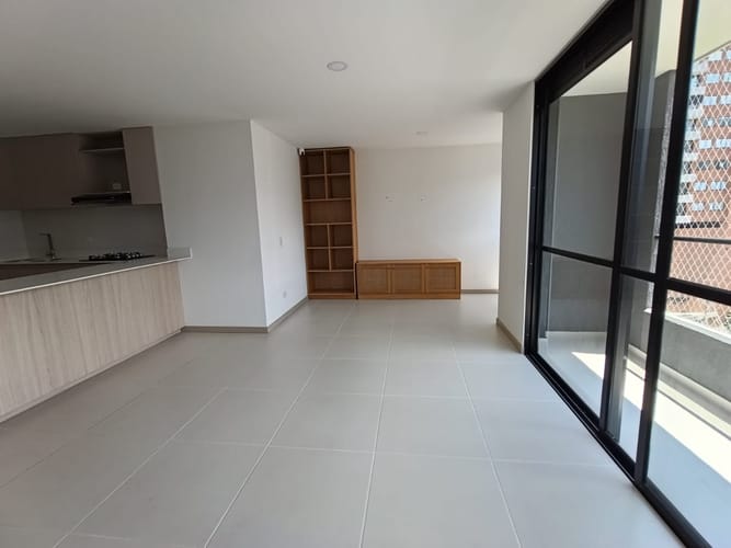 Apartamento de 3 alcobas en arriendo en Loma Del Escobero, Envigado, 90 m² · foto 5 de 13