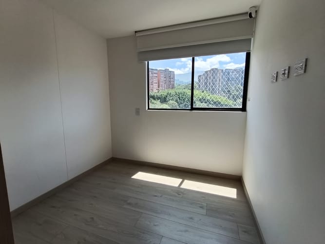 Apartamento de 3 alcobas en arriendo en Loma Del Escobero, Envigado, 90 m² · foto 7 de 13