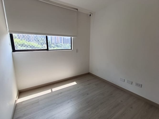 Apartamento de 3 alcobas en arriendo en Loma Del Escobero, Envigado, 90 m² · foto 8 de 13
