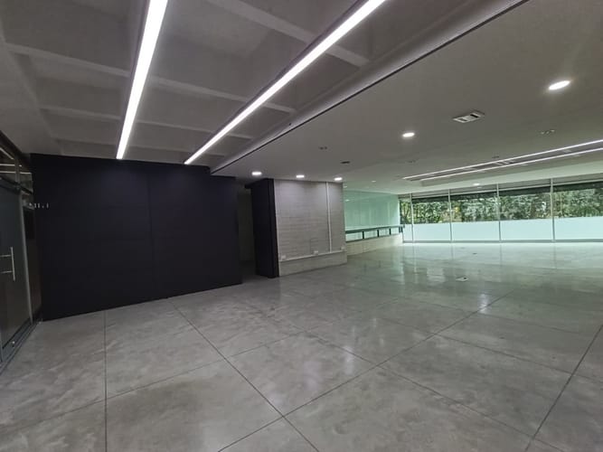 Oficina en arriendo en El Poblado, Medellín, 172 m² · foto 7 de 18