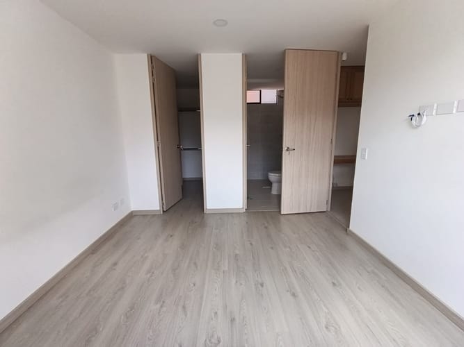 Apartamento de 3 alcobas en arriendo en Loma Del Escobero, Envigado, 90 m² · foto 12 de 13