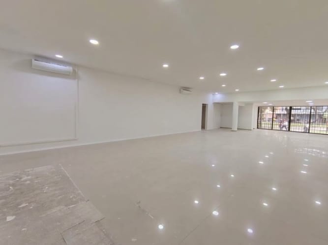 Local en arriendo en Bolivariana, Medellín, 220 m² · foto 3 de 13
