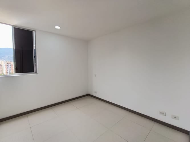 Apartamento de 2 alcobas en arriendo en Las Lomitas, Sabaneta, 62 m² · foto 13 de 20