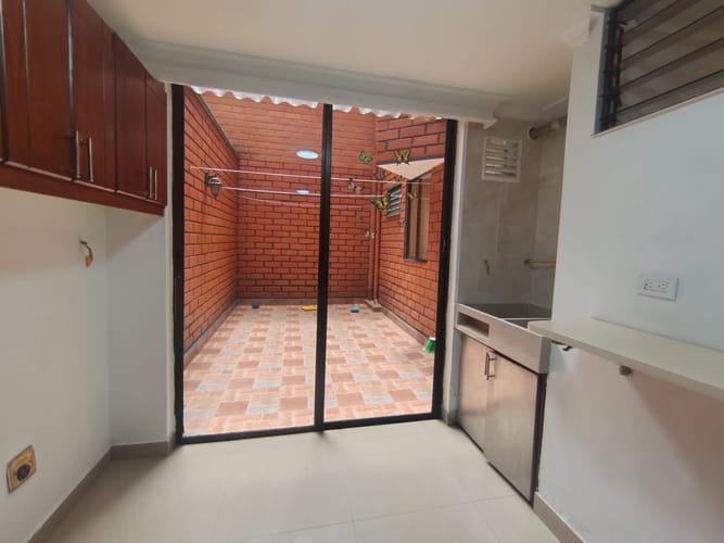 Apartamento de 3 alcobas en arriendo en Laureles, Medellín, 198 m² · foto 6 de 20
