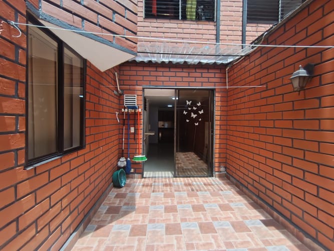Apartamento de 3 alcobas en arriendo en Laureles, Medellín, 198 m² · foto 8 de 20